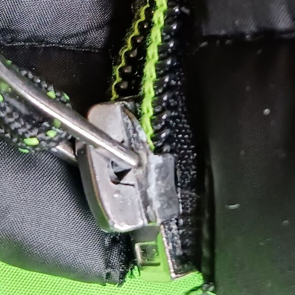 New Balance Men’s Puffy Hoodie Vest size XXL - Picture 3 of 9